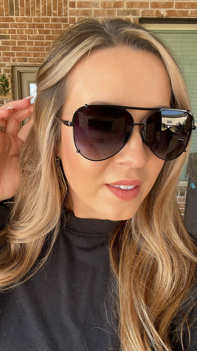 SHAY: Black Ombré