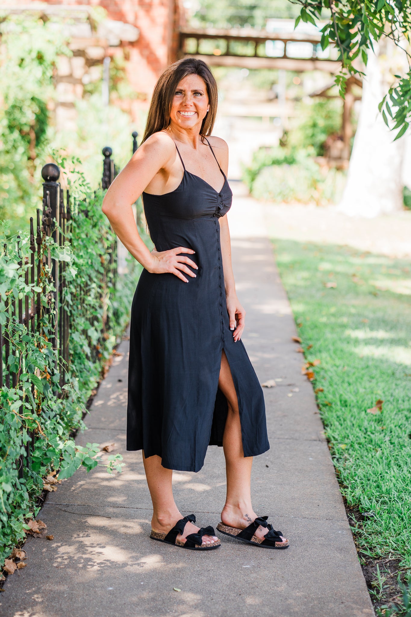 Black Sweetheart Neckline Midi Dress