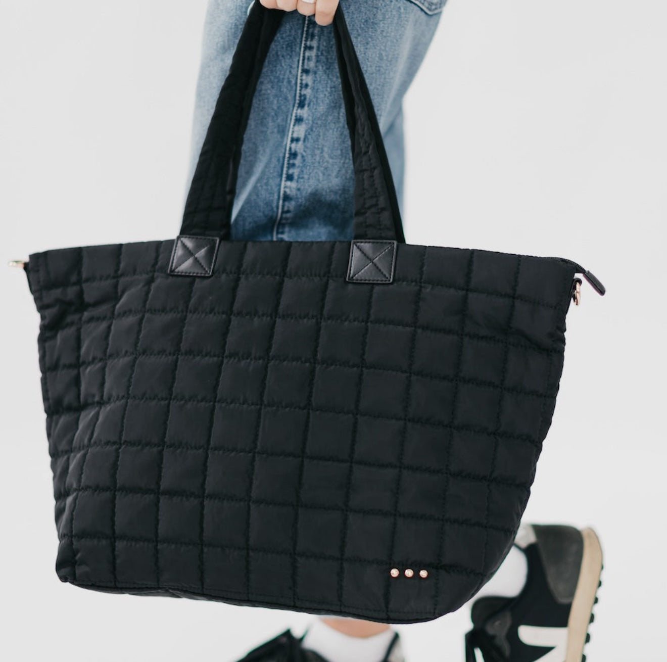 Day Dreamer Quilted Tote Bag- Black