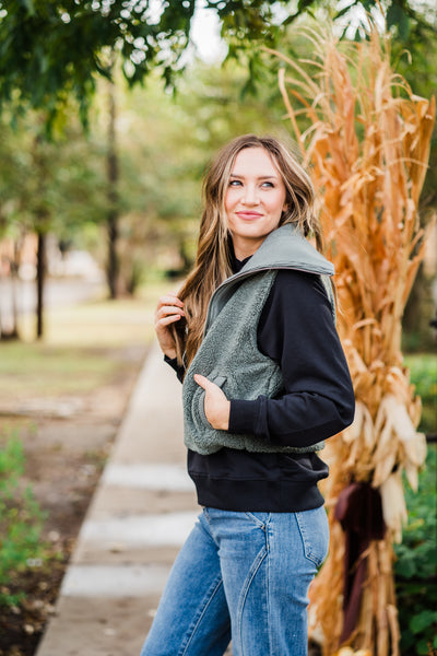 Forest Oversize Collar Sherpa Vest