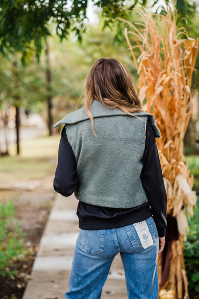 Forest Oversize Collar Sherpa Vest