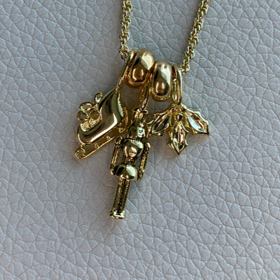 Jolly Holly Charm