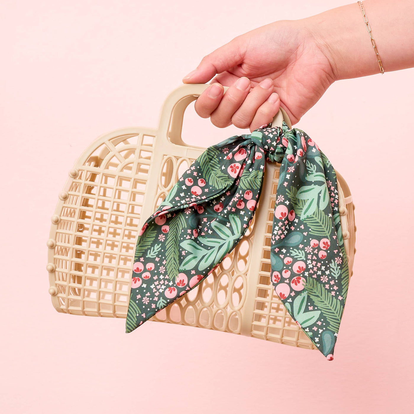 So-Jelly Basket-Tan w/ Jolly Sprig Green Scarf