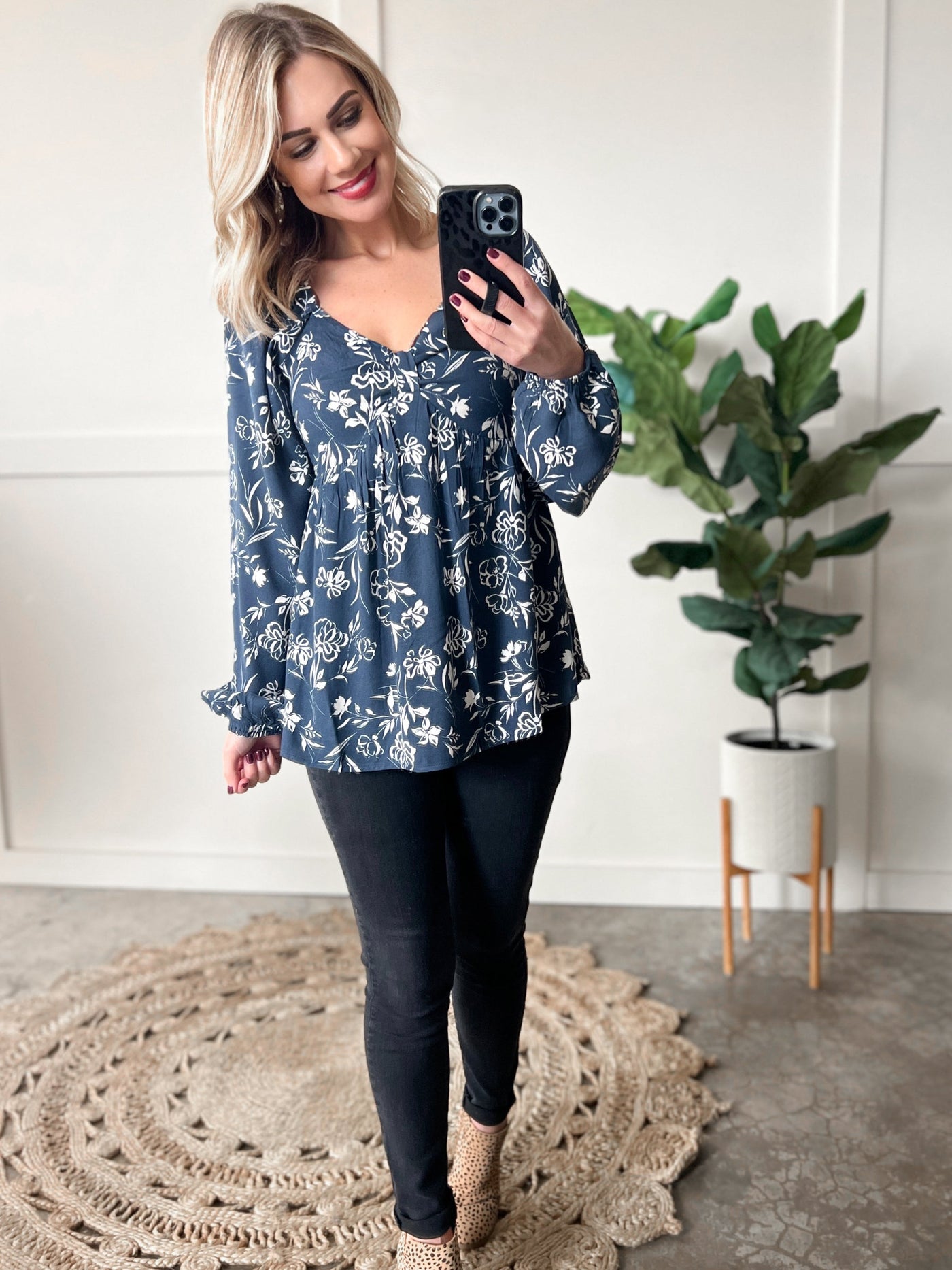 Sweetheart Floral Blouse In Midnight Navy